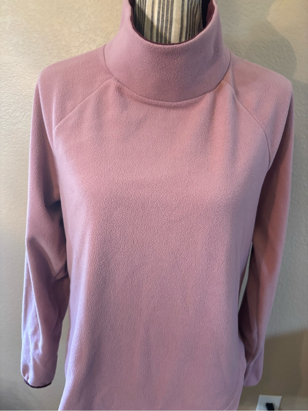 L.L. Bean Fleece Pullover Large 2-Tone Burgundy Trim Cozy Repreve Polyester Soft - Picture 4 of 16